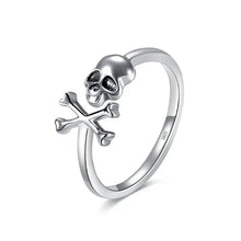 Load image into Gallery viewer, Skull and Crossbones Ring